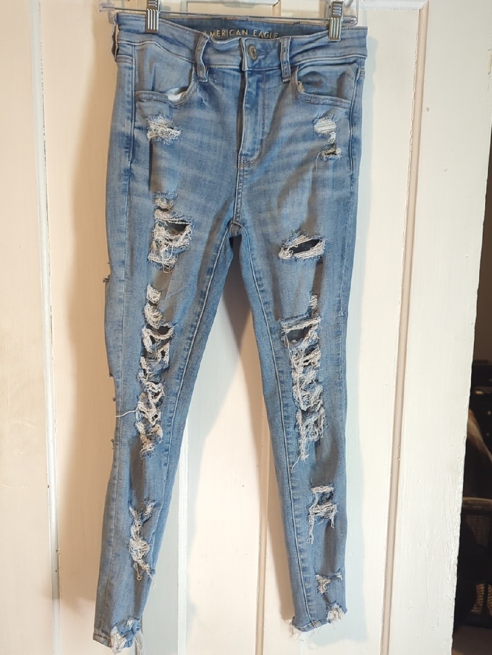 American Eagle Outfitters Light Blue Distressed Women's Jeans